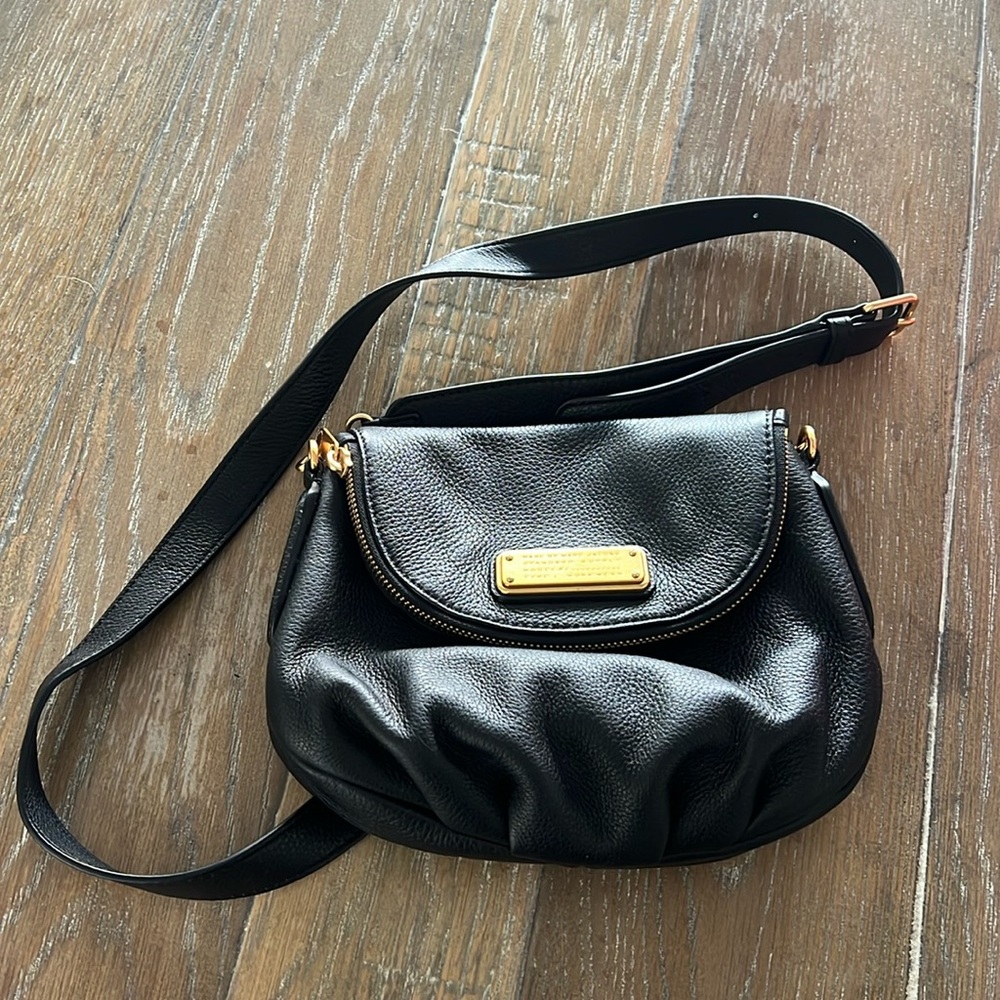 Marc by Marc Jacob’s Black leather crossbody bag.
